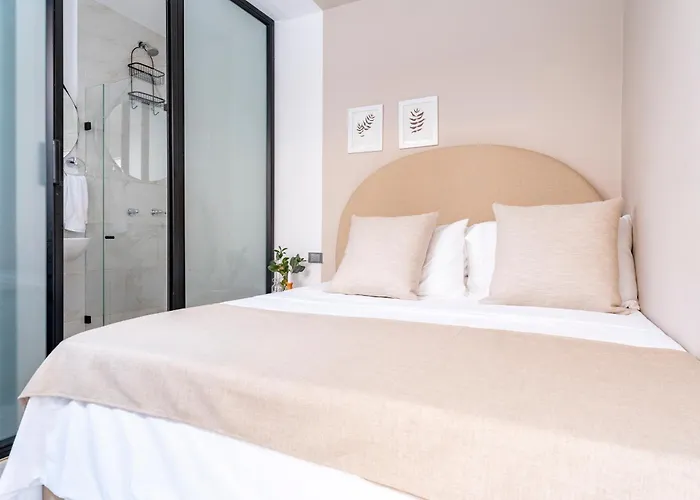 Cozy Apartment Located In Manila With Jacuzzi And Ac